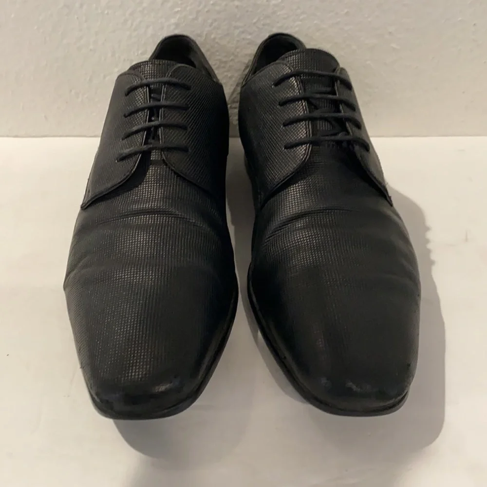 Authentic Hugo Boss black leather lace up shoes 10 mens